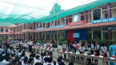 Ngày hội Khui heo đất