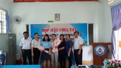 Chia tay giáo viên nghĩ hưu, chuyển trường