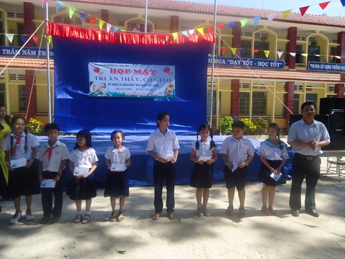 trao_gii_thng_vn_ngh_500