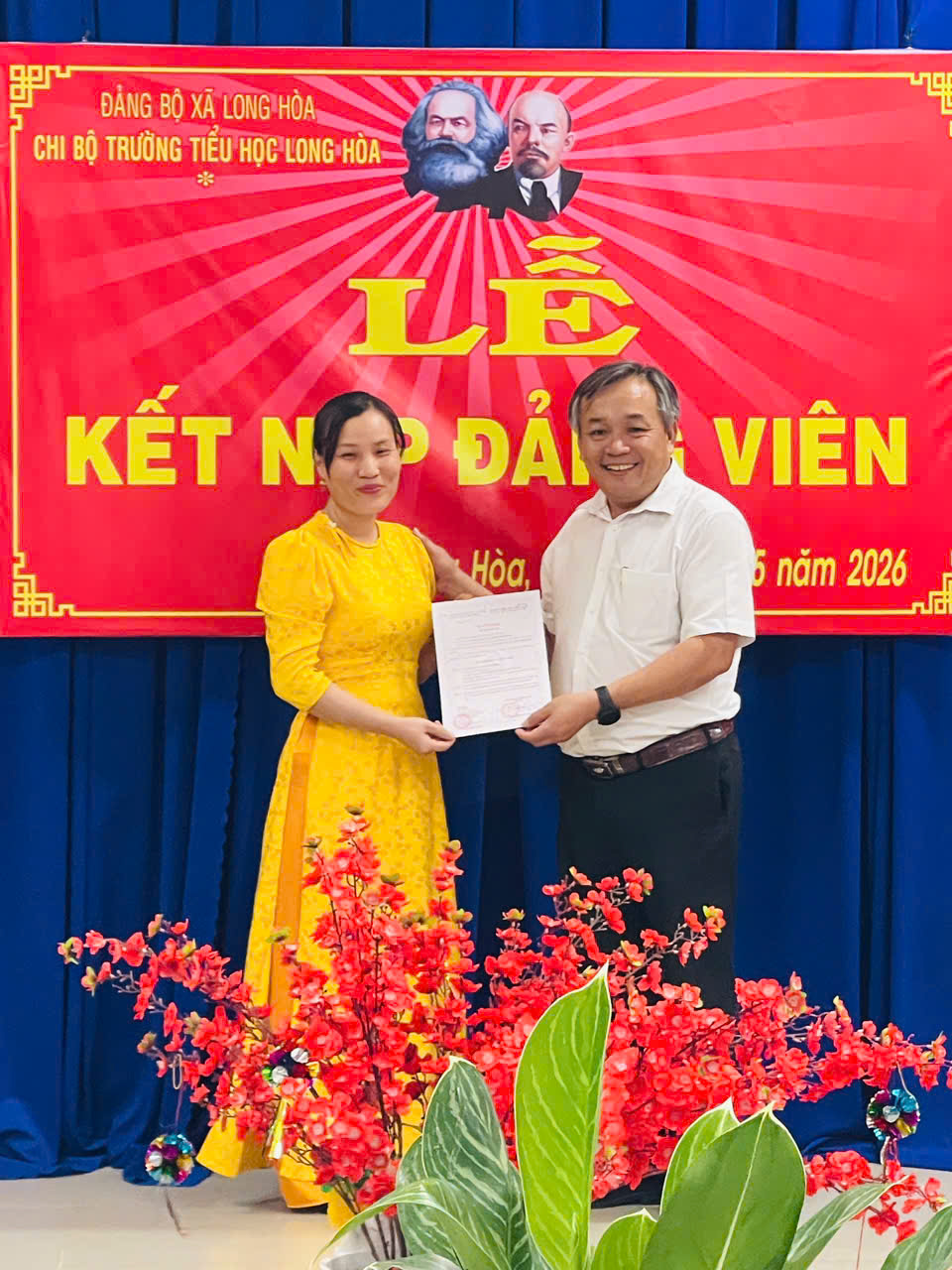 LỄ KẾT NẠP ĐẢNG VIÊN